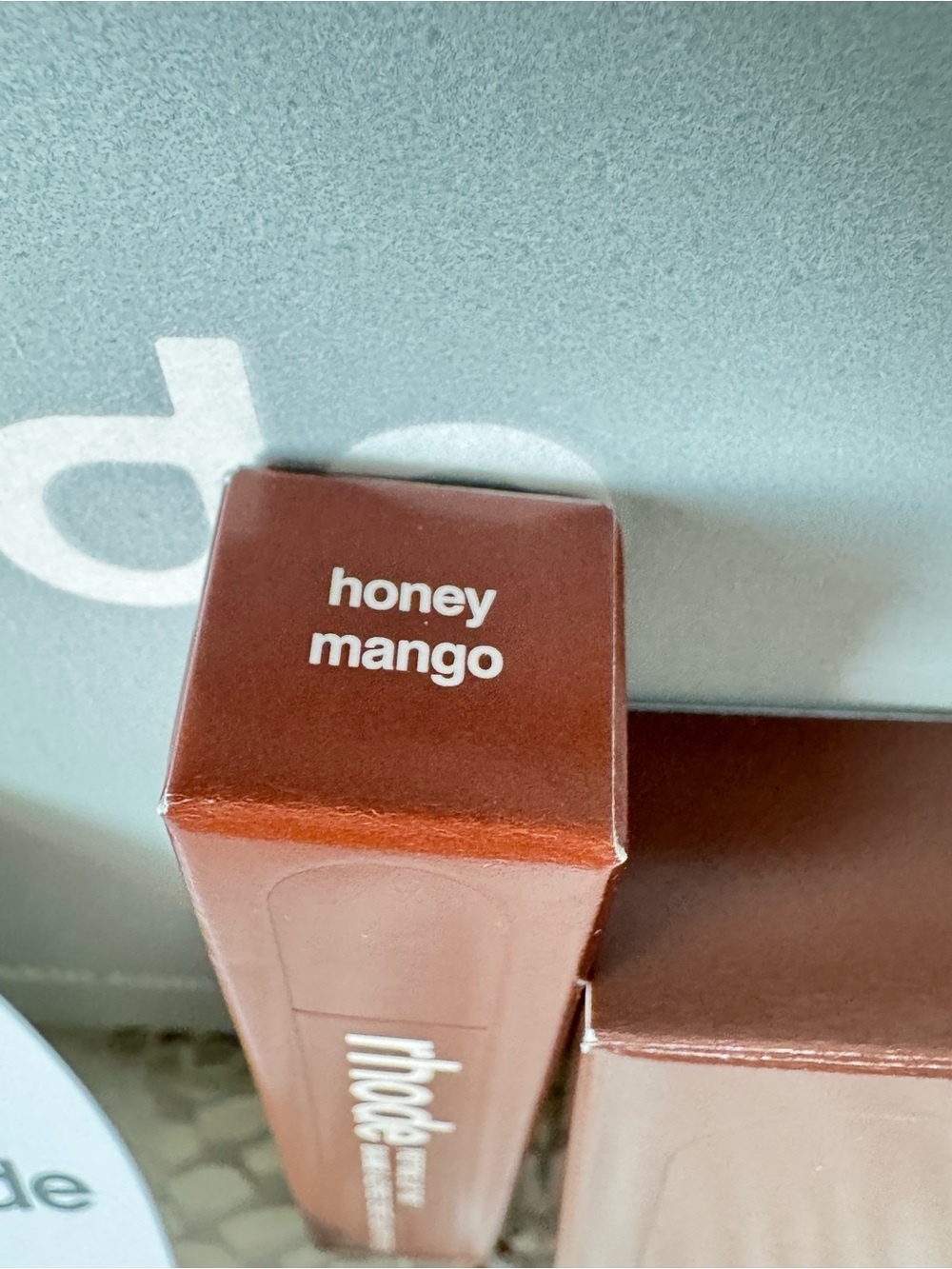 Rhode limited edition Snap-On Lip Case in broze+peptide lip tint in Honey Mango - Picture 4 of 4